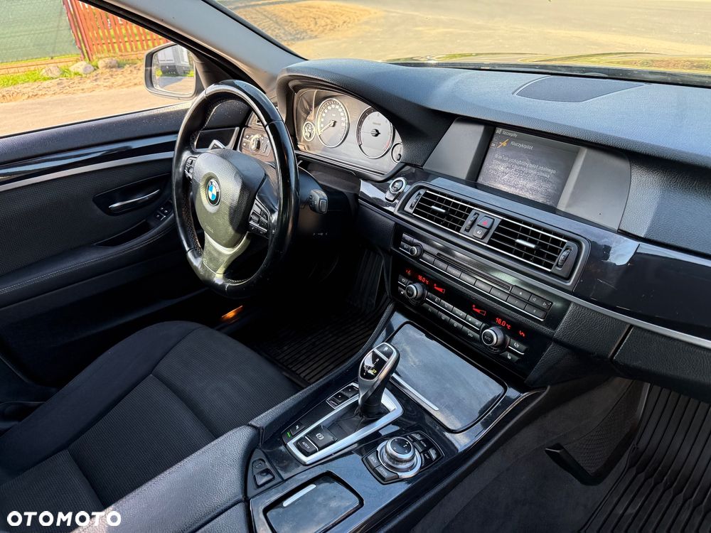 BMW Seria 5 520d Sport-Aut - 17