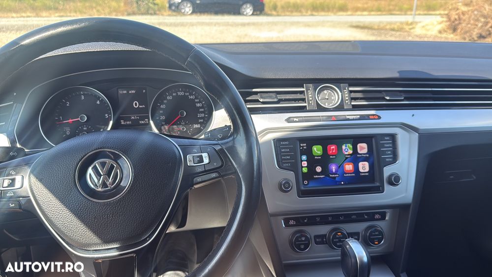 Volkswagen Passat 2.0 TDI DSG Comfortline - 4