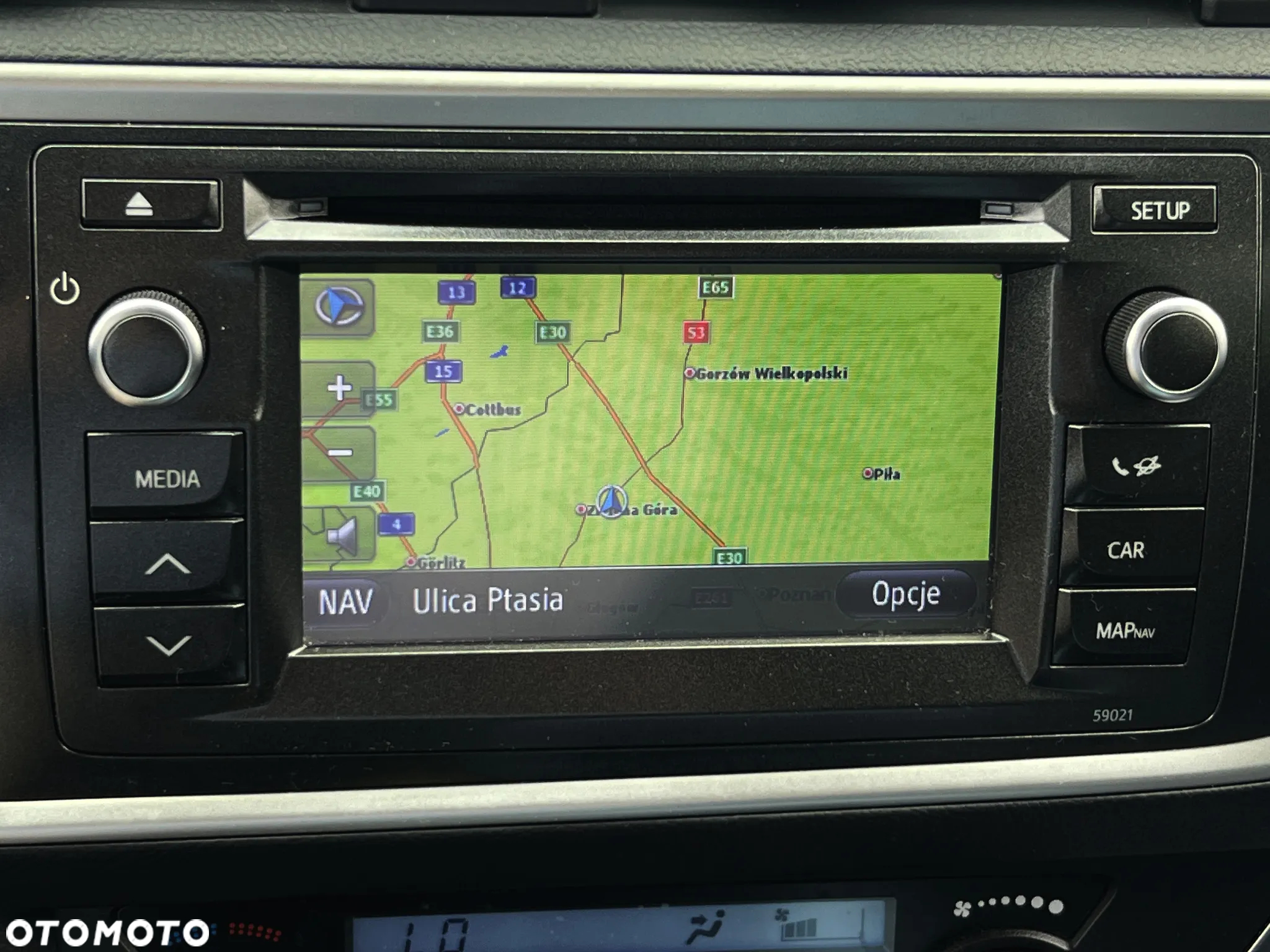 Toyota Auris 1.8 HSD Prestige NAVI - 27