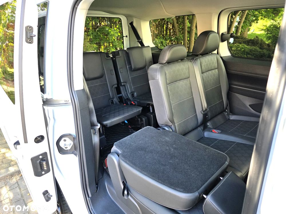 Ford Tourneo Connect Grand - 12