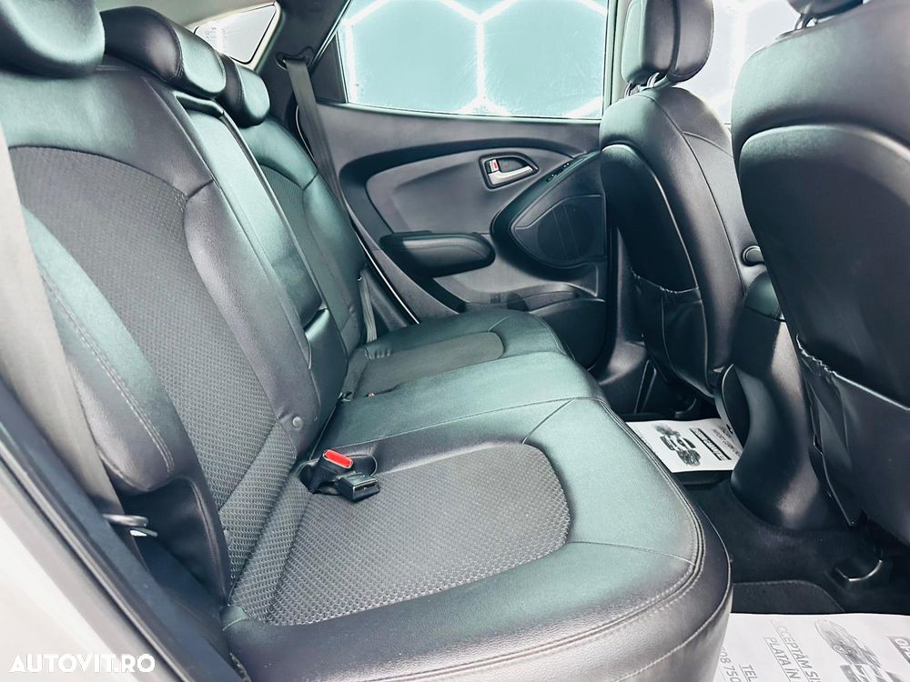 Hyundai ix35 1.7 CRDI 2WD blue Finale Gold - 7