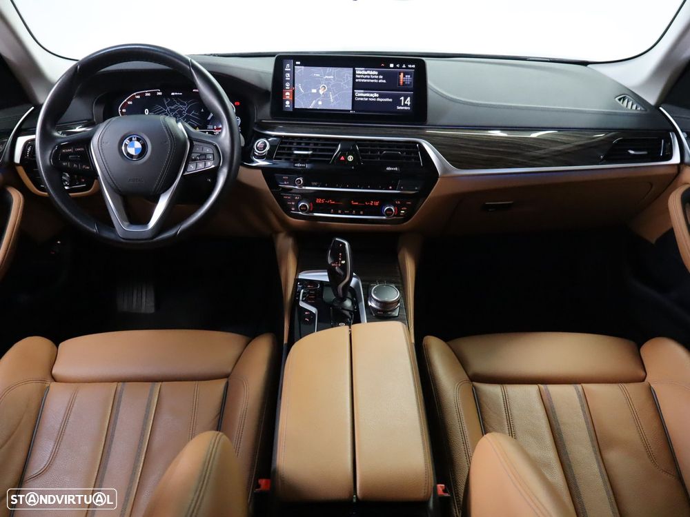 BMW 530 e Line Luxury - 15