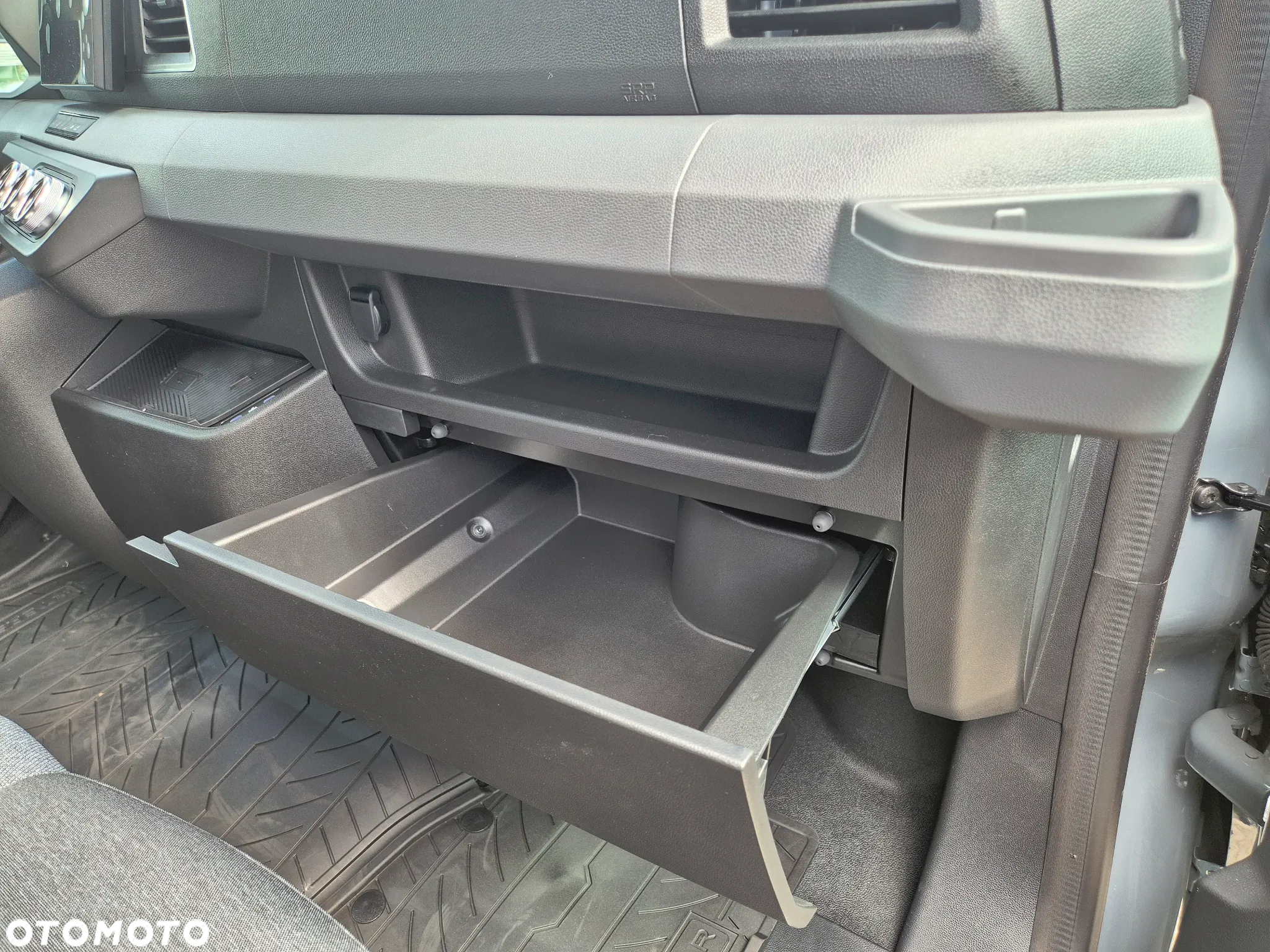 Nissan Interstar - 16