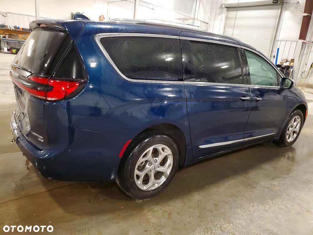 Chrysler Pacifica - 3