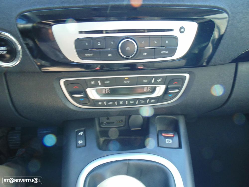 Renault Grand Scénic 1.6 dCi Bose Edition SS - 31