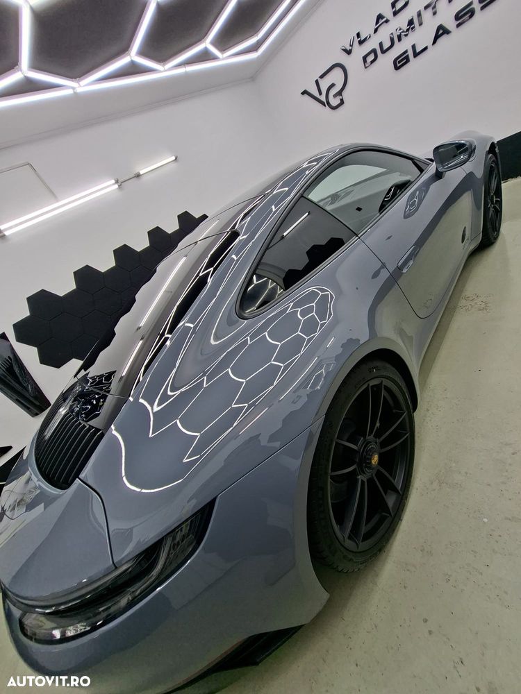 Porsche 911 4 GTS PDK - 3