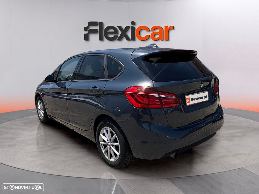 BMW 218 — fotografia 5