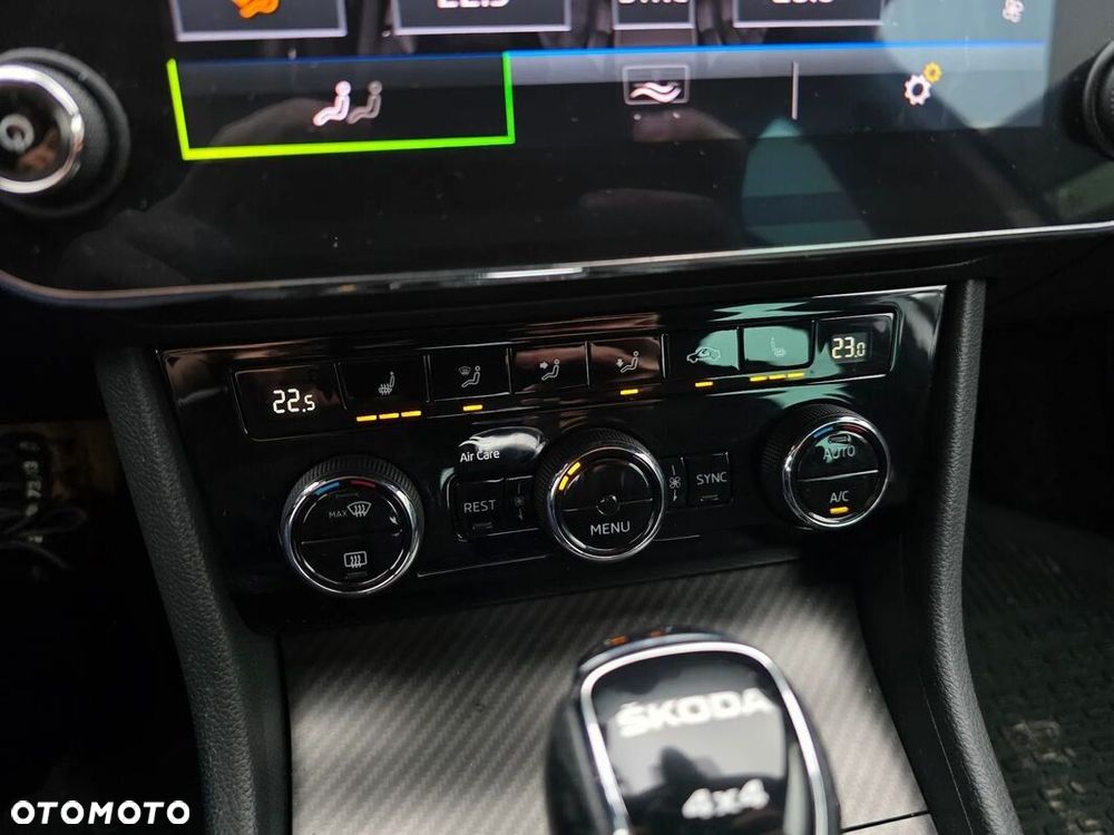 Skoda Superb 2.0 TDI SCR 4x4 Sportline DSG - 28