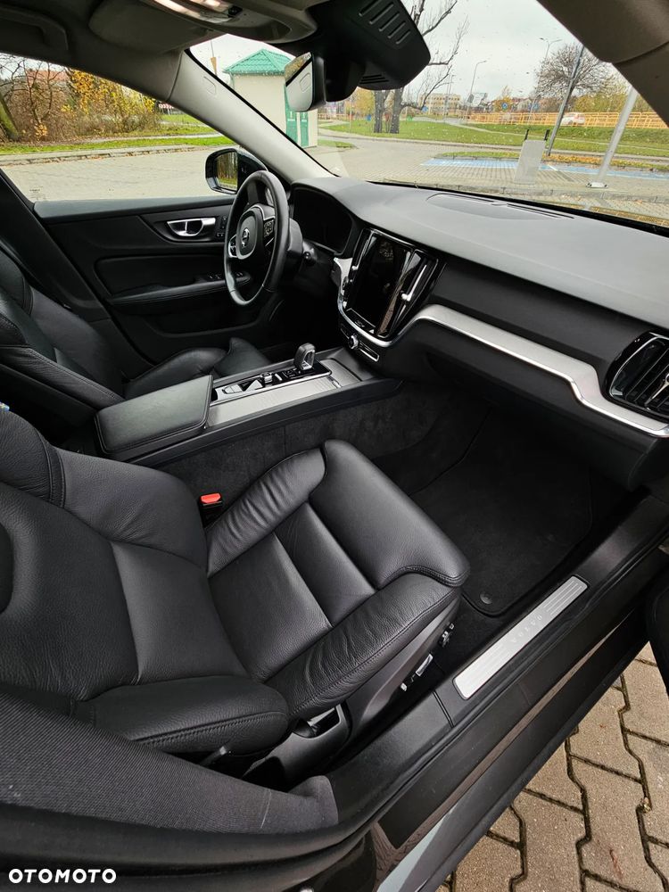 Volvo V60 B4 B Plus Dark - 39