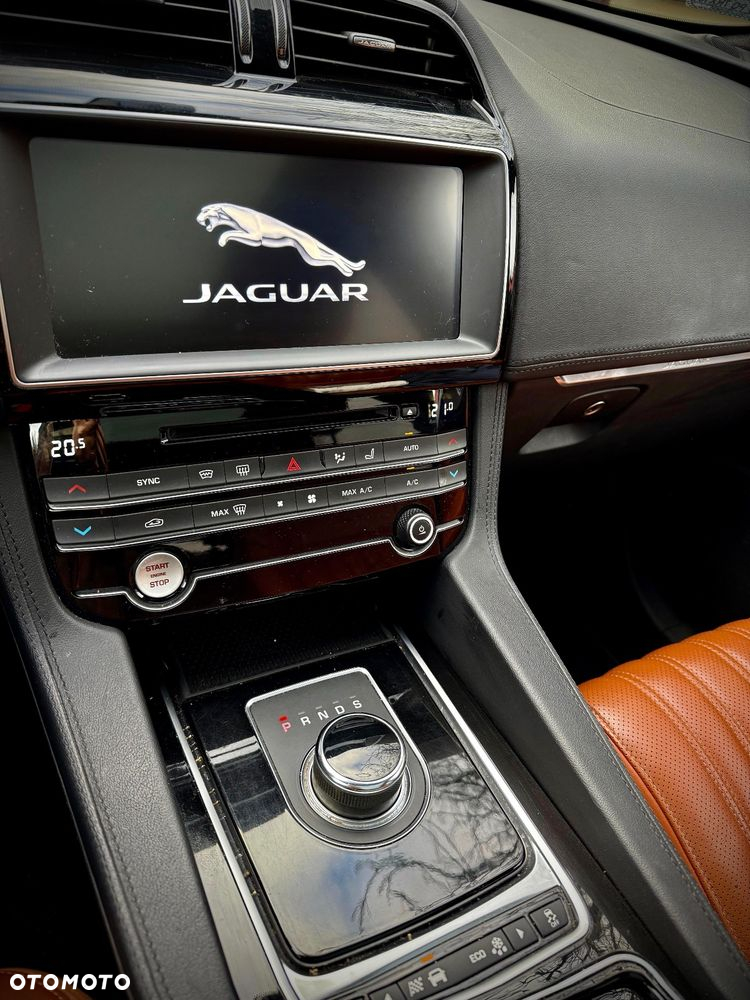 Jaguar F-Pace 2.0 i4D AWD Portfolio - 9