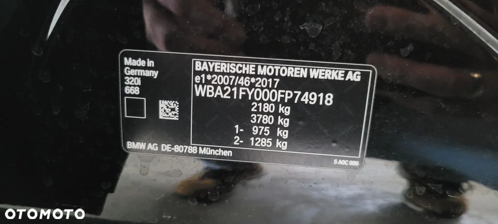 BMW Seria 3 320i Sport Line Shadow - 12