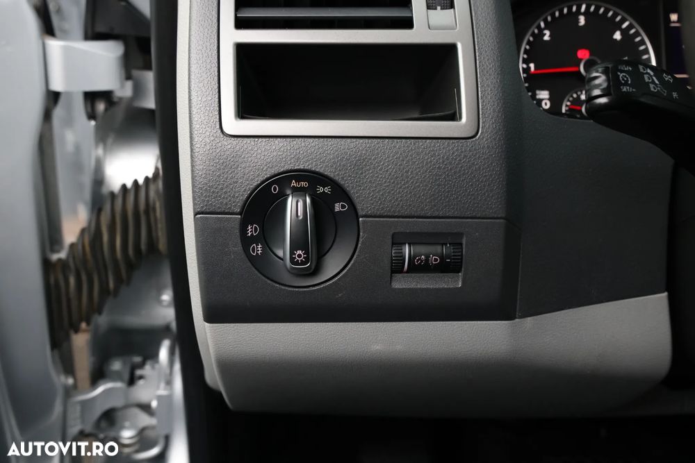 Volkswagen Transporter DSG - 25