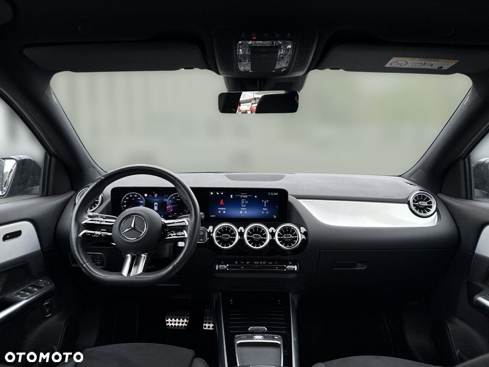 Mercedes-Benz GLA - 14