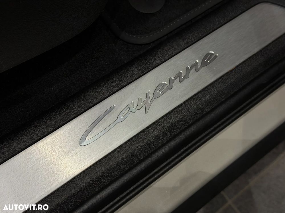 Porsche Cayenne Standard - 21