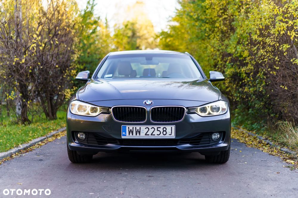 BMW Seria 3 320i - 2