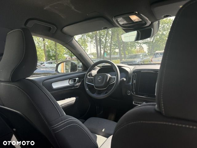 Volvo XC 40 B3 Plus Dark - 19