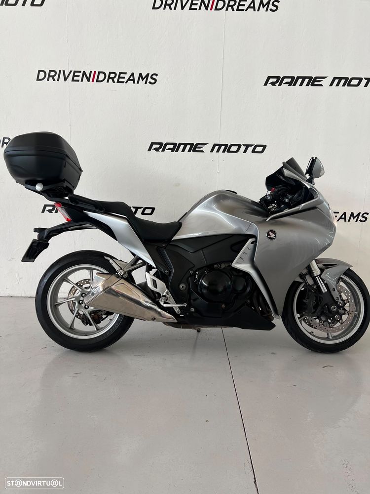 Honda VFR - 1