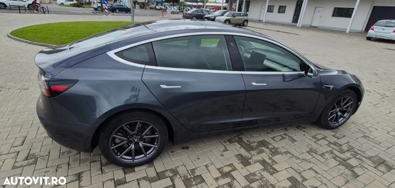 Tesla Model 3 Langstreckenbatterie Allradantrieb Dual Motor - 5