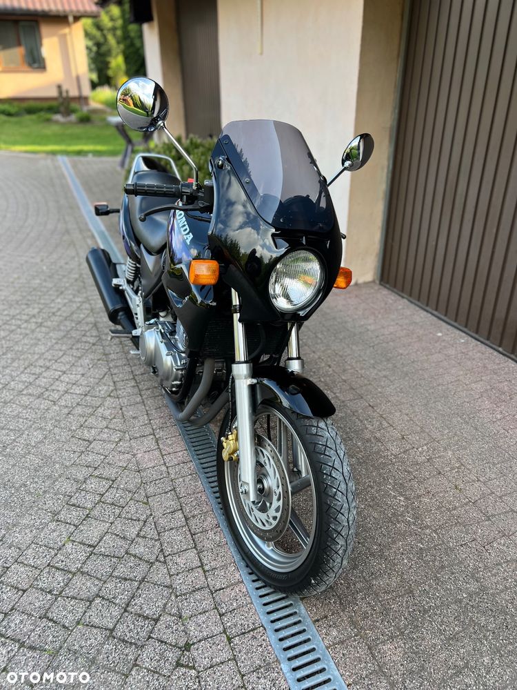 Honda CB - 2