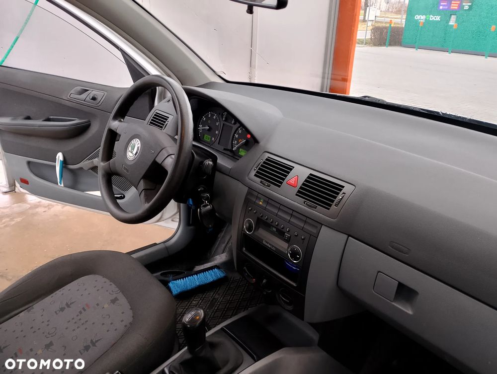 Skoda Fabia 1.4 16V Flash - 5