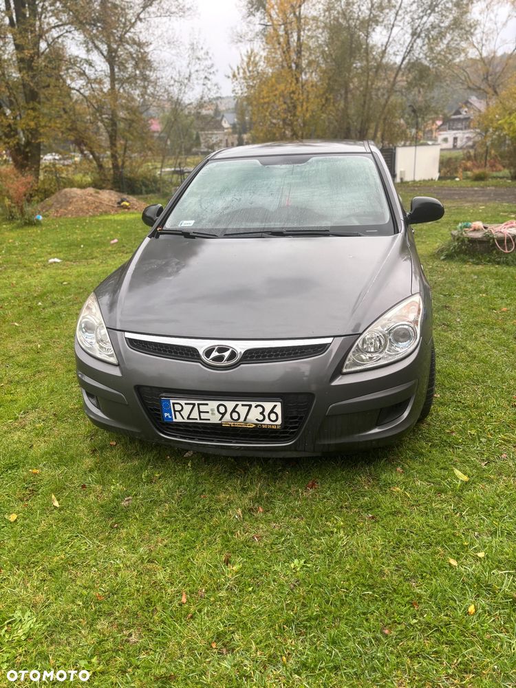Hyundai i30 1.4 Base + - 1