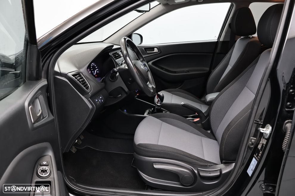Hyundai i20 1.1 CRDi Access+Bluetooth - 24