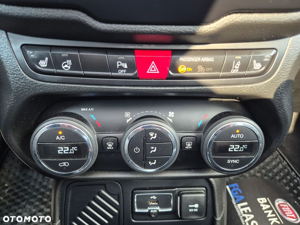 Jeep Renegade 1.4 MultiAir Longitude - 24