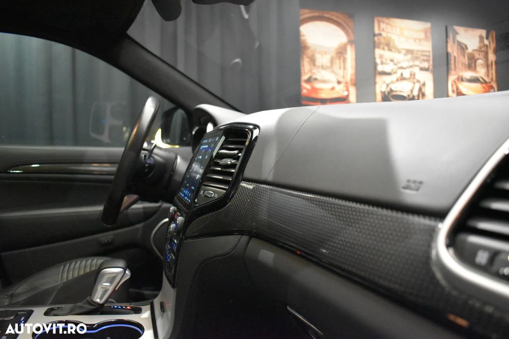 Jeep Grand Cherokee - 20