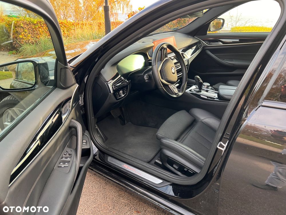 BMW Seria 5 520d M Sport Edition - 9