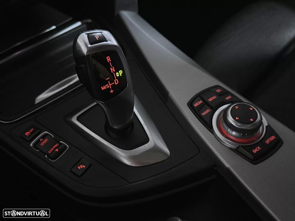 BMW 320 d Auto Pack M - 17