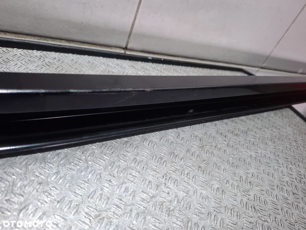 Szyna prowadnica drzwi bok lewa dolna Renault Master III IV nr 745910004R - 2