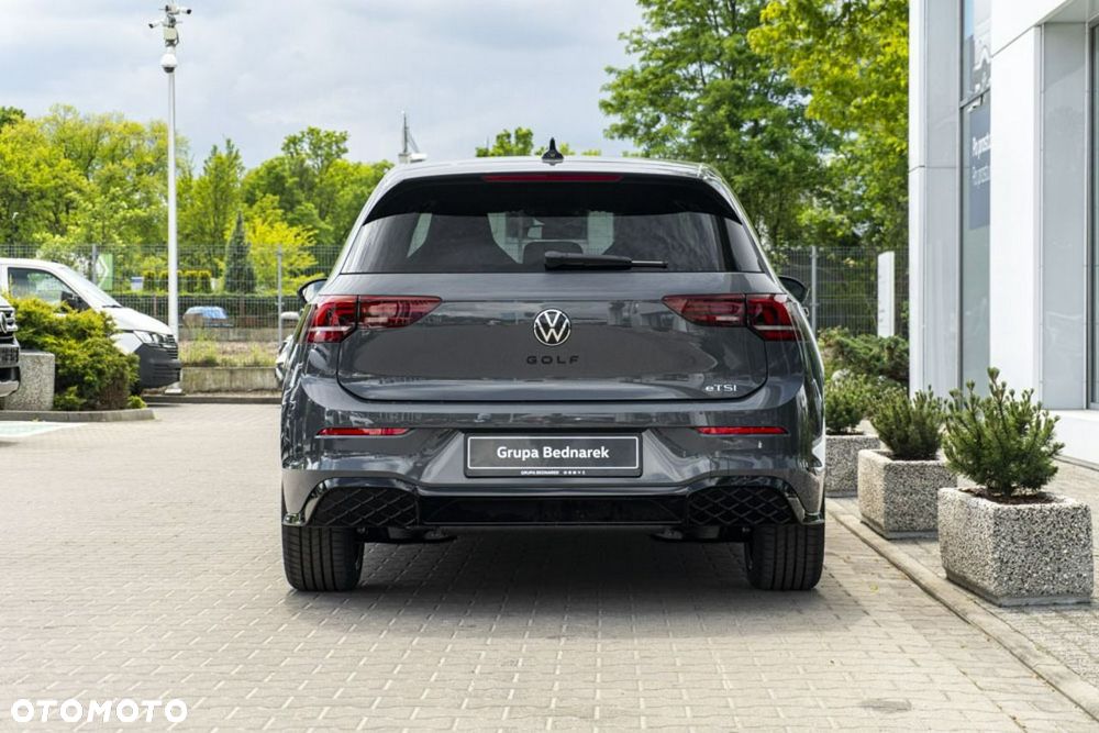 Volkswagen Golf - 10