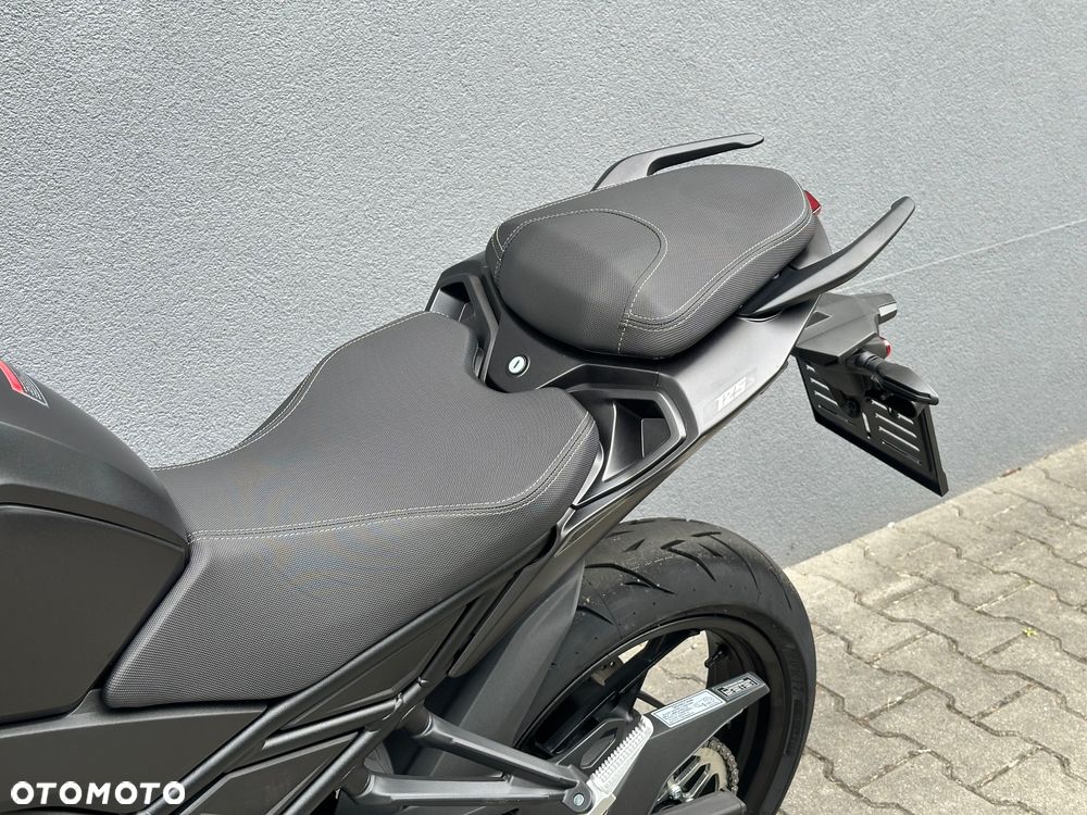 VOGE R125S - 14
