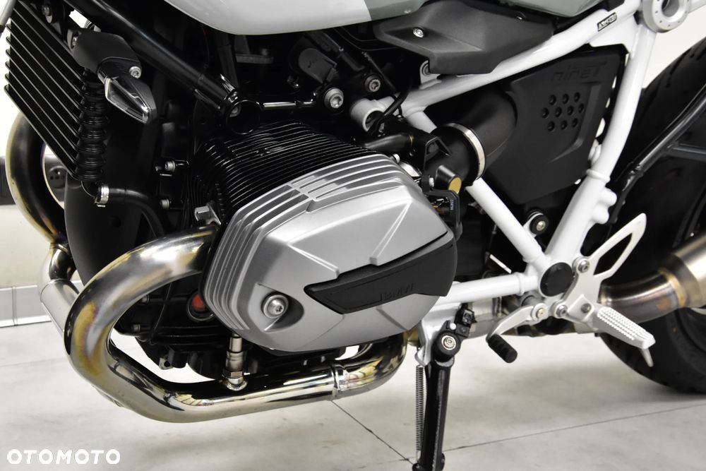 BMW R - 22