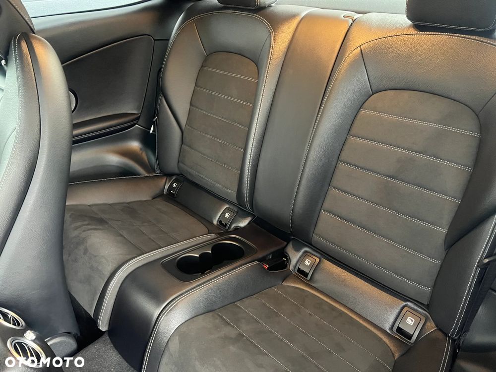 Mercedes-Benz Klasa C 300 9G-TRONIC - 21