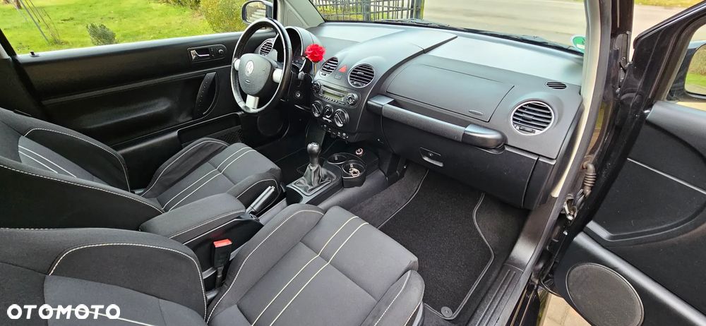 Volkswagen New Beetle - 10