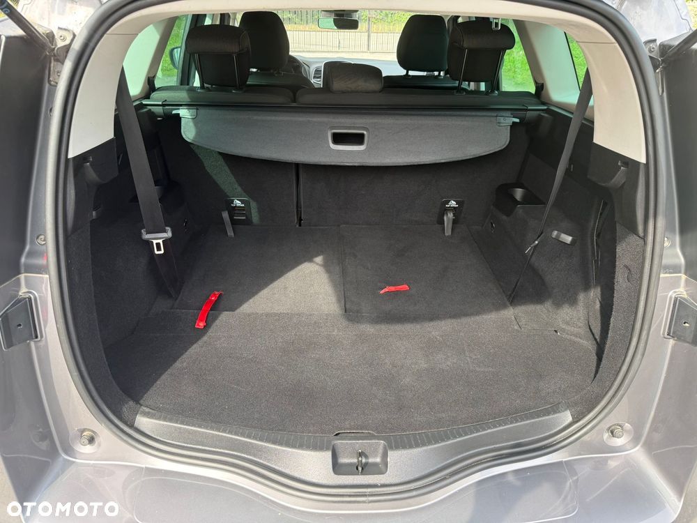 Renault Grand Scenic - 16