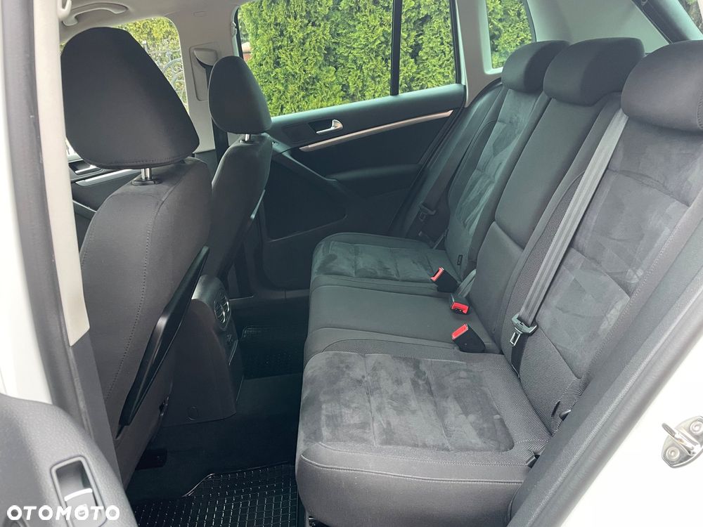 Volkswagen Tiguan 2.0 TDI 4Mot Perfectline R-Style - 25