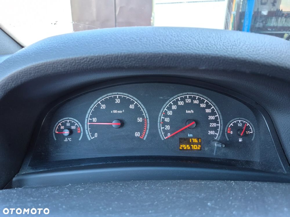 Opel Vectra 1.9 CDTI Sport - 11