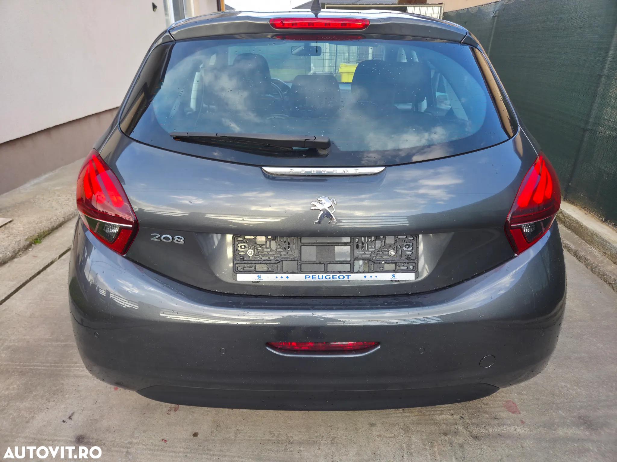 Peugeot 208 - 6