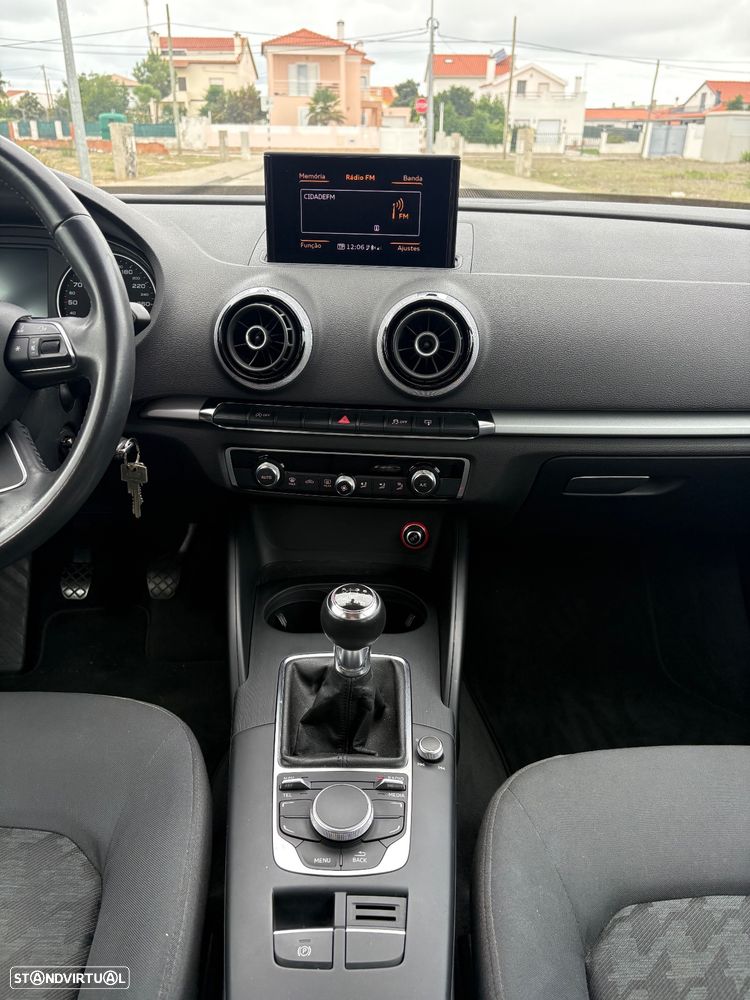 Audi A3 Sportback 1.6 TDI Attraction Ultra - 10