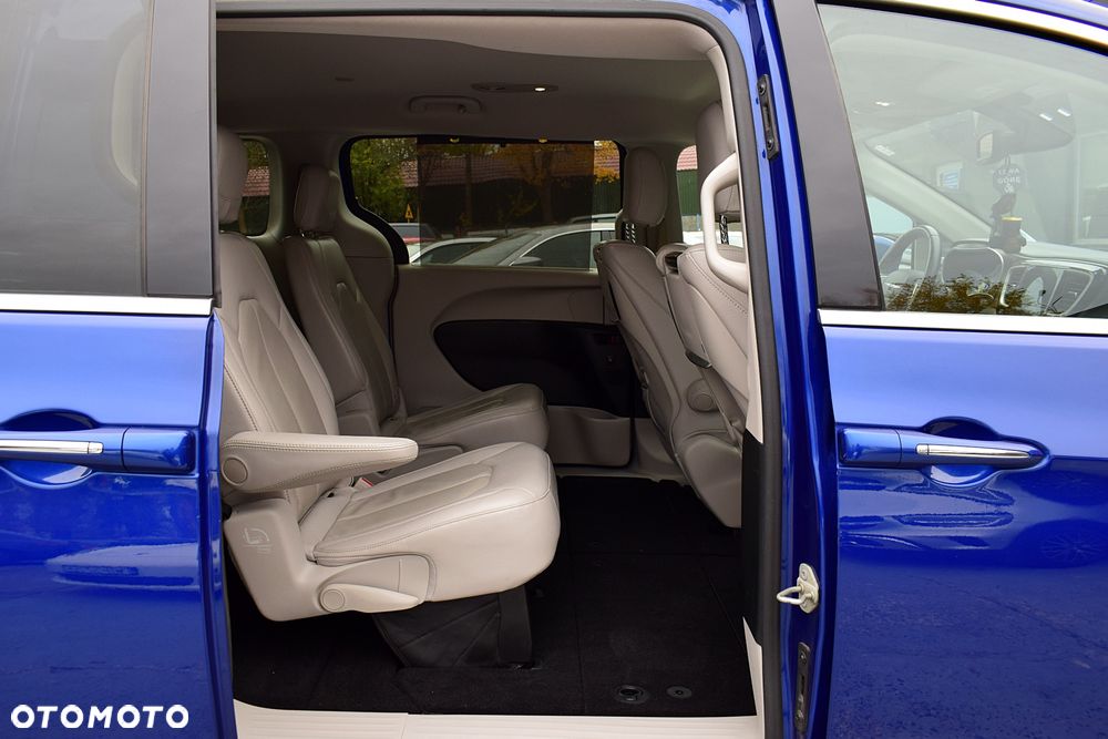 Chrysler Pacifica - 7