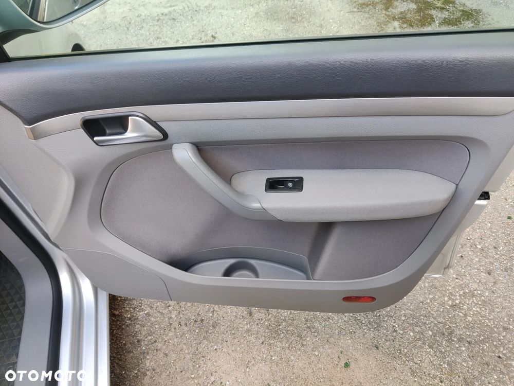 Volkswagen Touran 1.6 Freestyle - 27