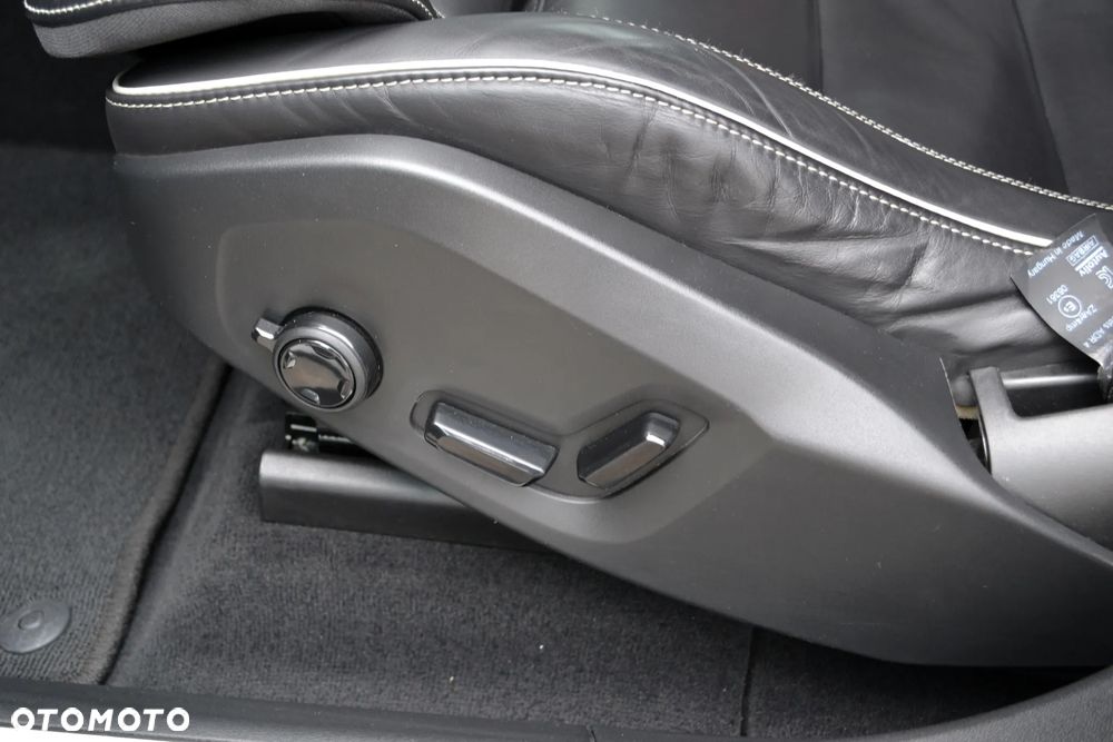 Volvo XC 60 - 32