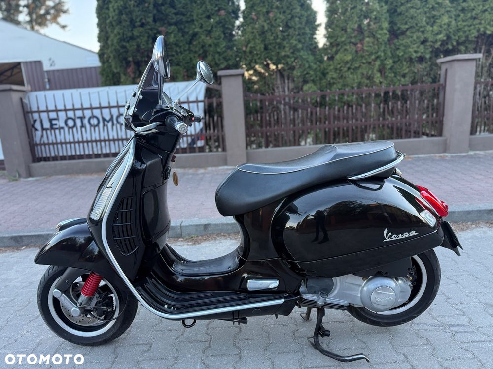 Piaggio Vespa - 16