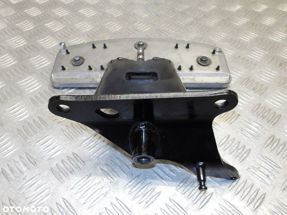 Set podest kierowcy prawy SUZUKI VLR 1800 C109R BOULEVARD/INTRUDER 08-13r   PN. 43510-22H01 - 8