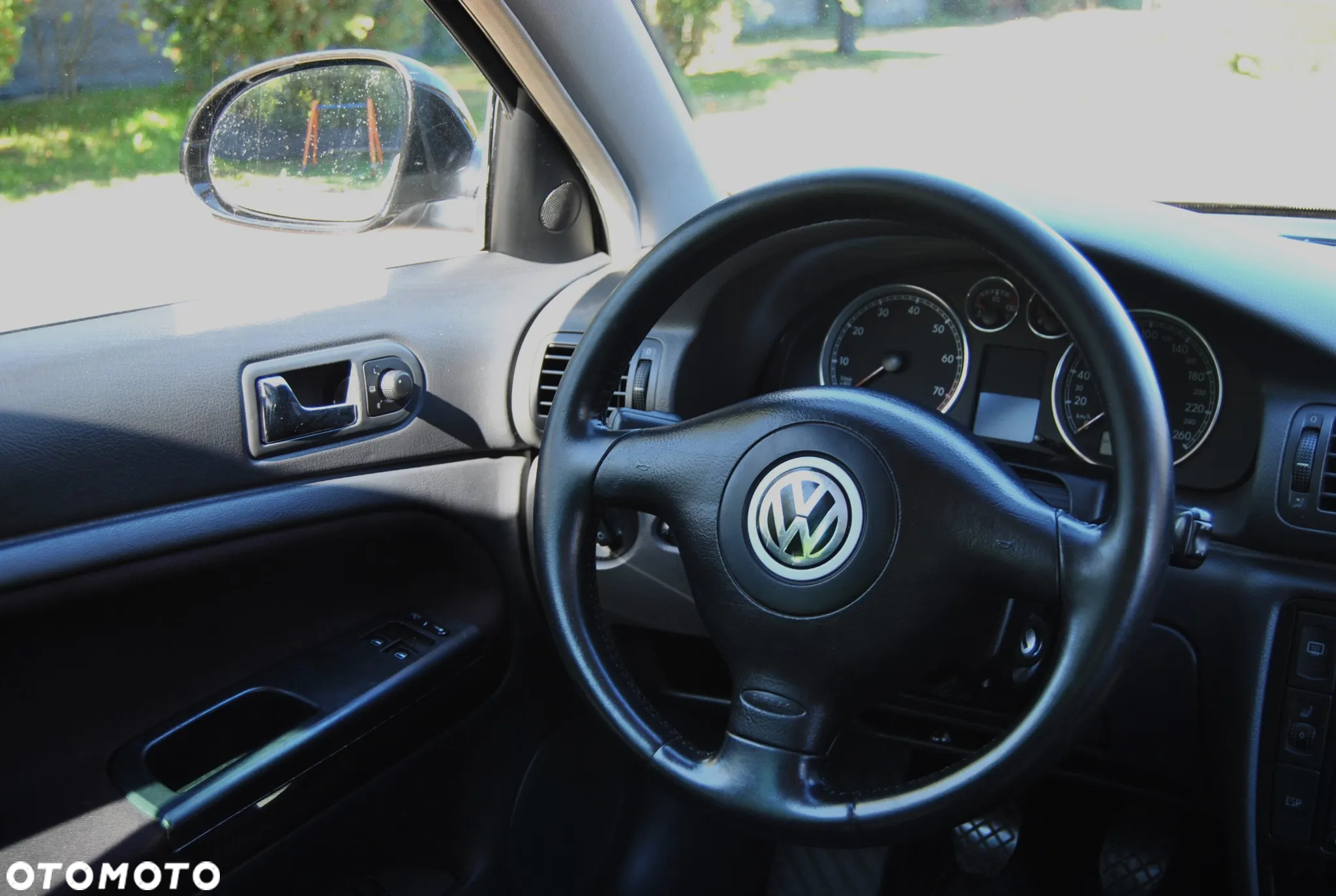 Volkswagen Passat 1.6 Comfortline - 10