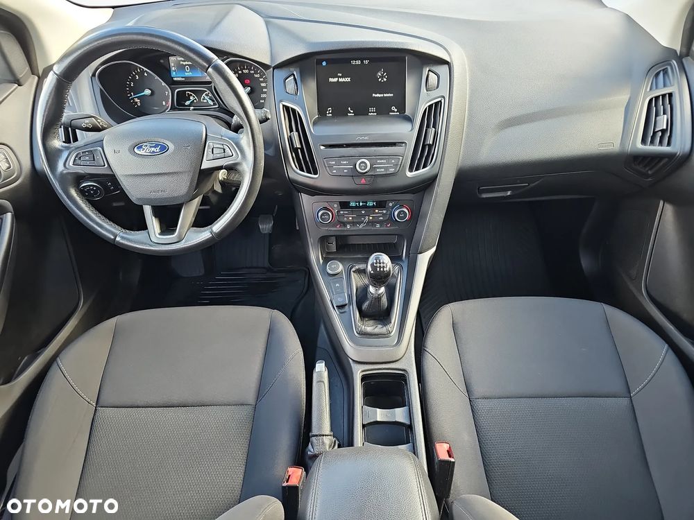 Ford Focus 1.5 EcoBoost Trend Edition Business - 25