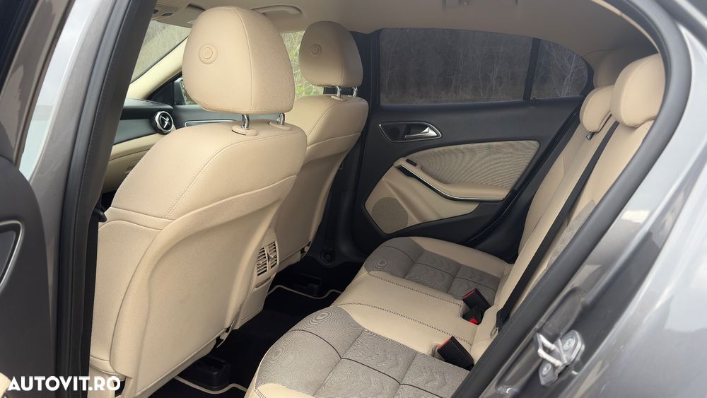 Mercedes-Benz GLA - 16