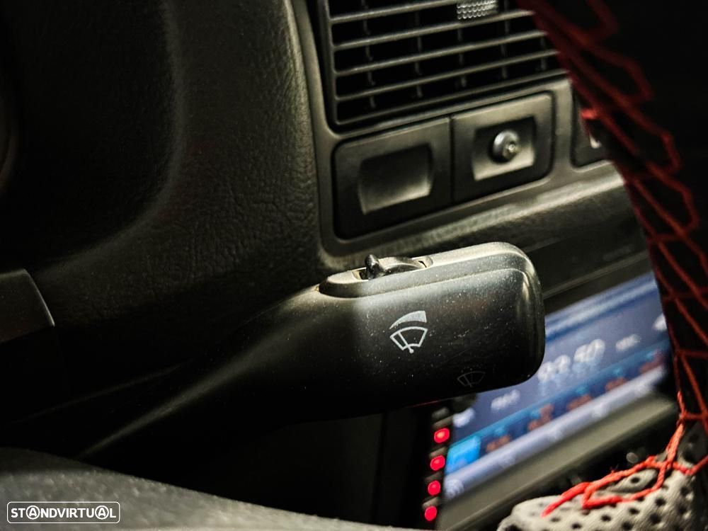 VW Golf 1.9 TDi 25 Anos - 35